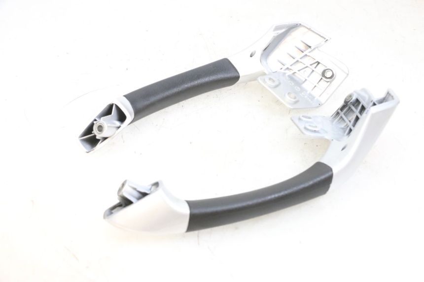 photo de GRAB RAIL PIAGGIO MP3 RL 250 (2007 - 2010) - Component detail