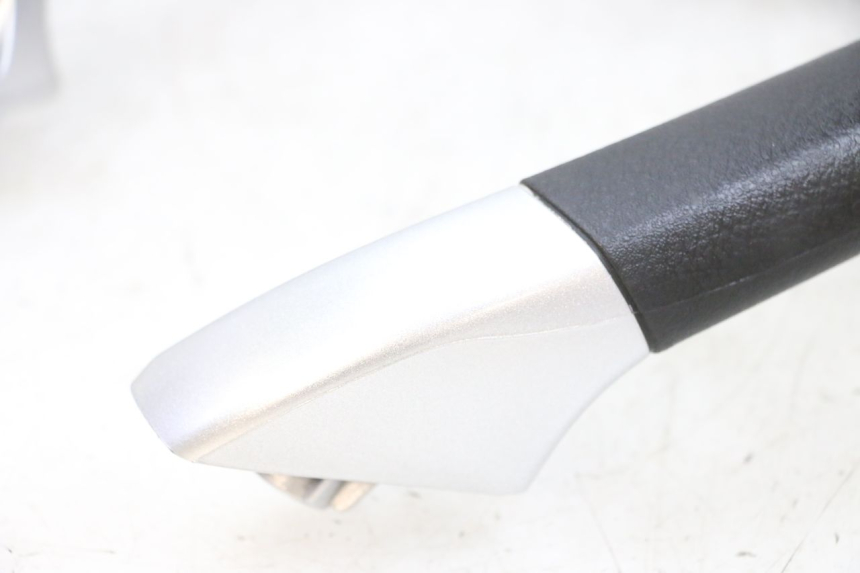 photo de GRAB RAIL PIAGGIO MP3 RL 250 (2007 - 2010) - Supplementary product photo