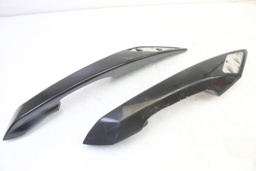 photo de GRAB RAIL PEUGEOT SATELIS 125 (2013 - 2018)