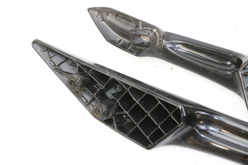 photo de GRAB RAIL PEUGEOT SATELIS 125 (2013 - 2018)