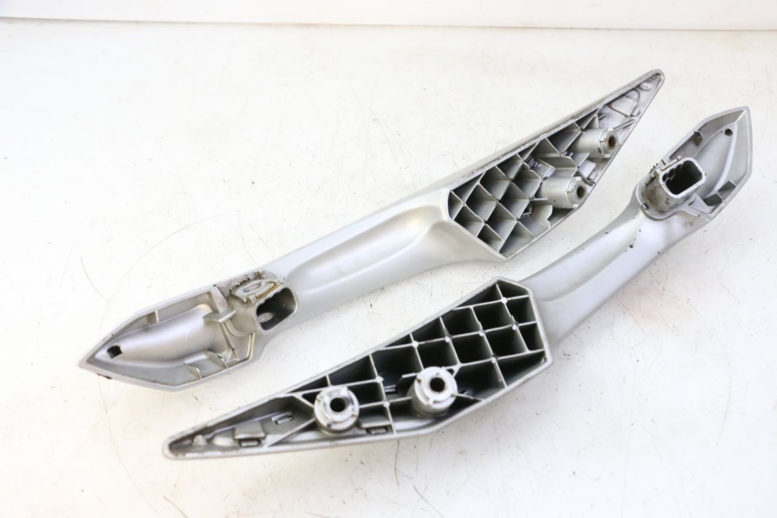 photo de REAR HANDLEBARS PEUGEOT SATELIS 125 (2006 - 2009)