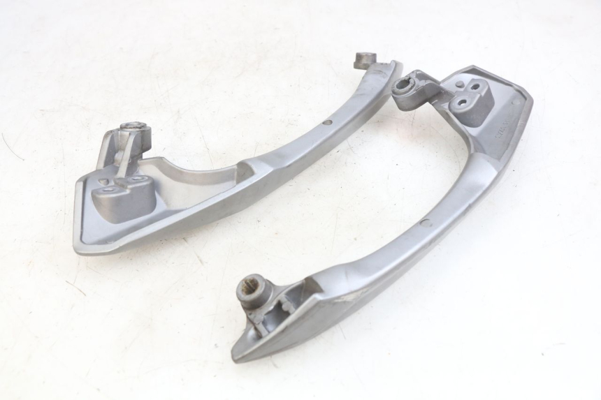 photo de REAR HANDLEBARS SYM GTS EFI 125 (2012 - 2016)
