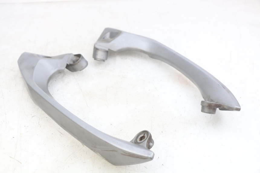 photo de REAR HANDLEBARS SYM GTS EFI 125 (2012 - 2016)