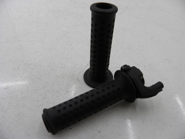photo de HANDLEBAR GRIP PIAGGIO X8 125 (2004 - 2007) - Main view