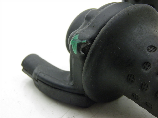 photo de HANDLEBAR GRIP PIAGGIO X9 125 (2000 - 2003) - Component detail