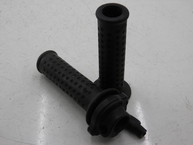 photo de HANDLEBAR GRIP PIAGGIO X9 EVOLUTION 125 (2003 - 2007) - Component detail
