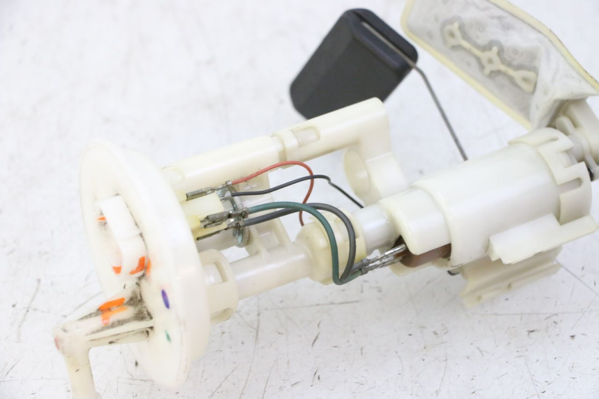 photo de FUEL PUMP SUZUKI BURGMAN 125 (2007 - 2014)