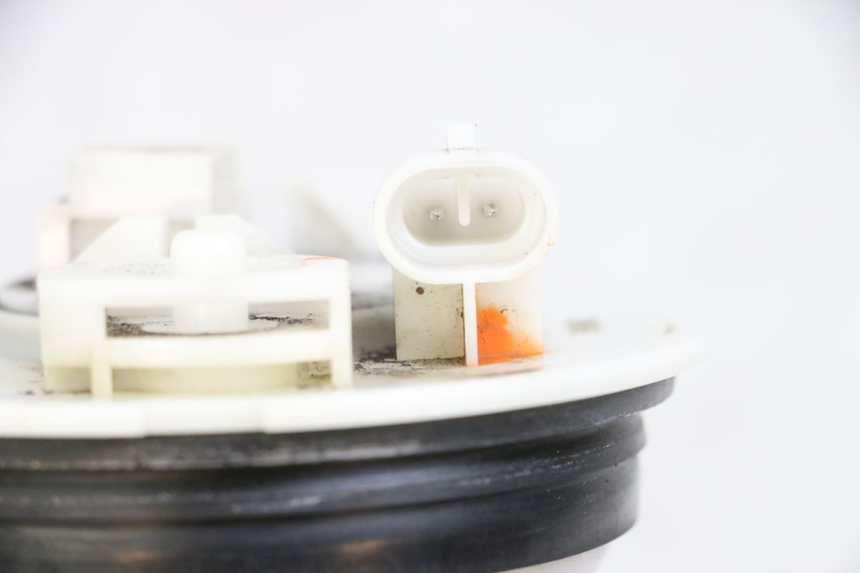 photo de FUEL PUMP YAMAHA XMAX X-MAX 125 (2006 - 2009) - Fixing points details