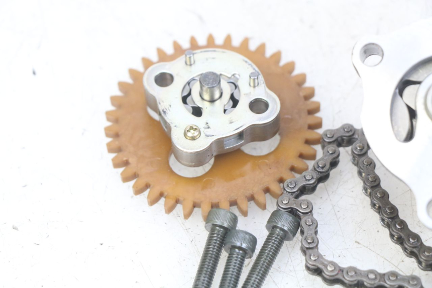photo de OIL PUMP SUZUKI BURGMAN 650 (2002 - 2004)