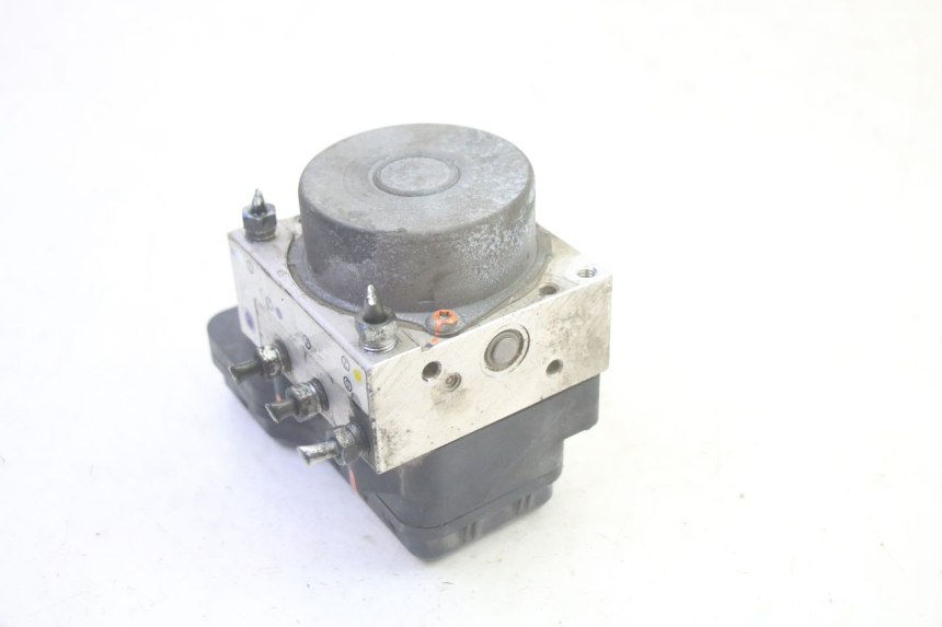 photo de ABS PUMP YAMAHA FJR ABS 1300 (2006 - 2012) - Technical close-up