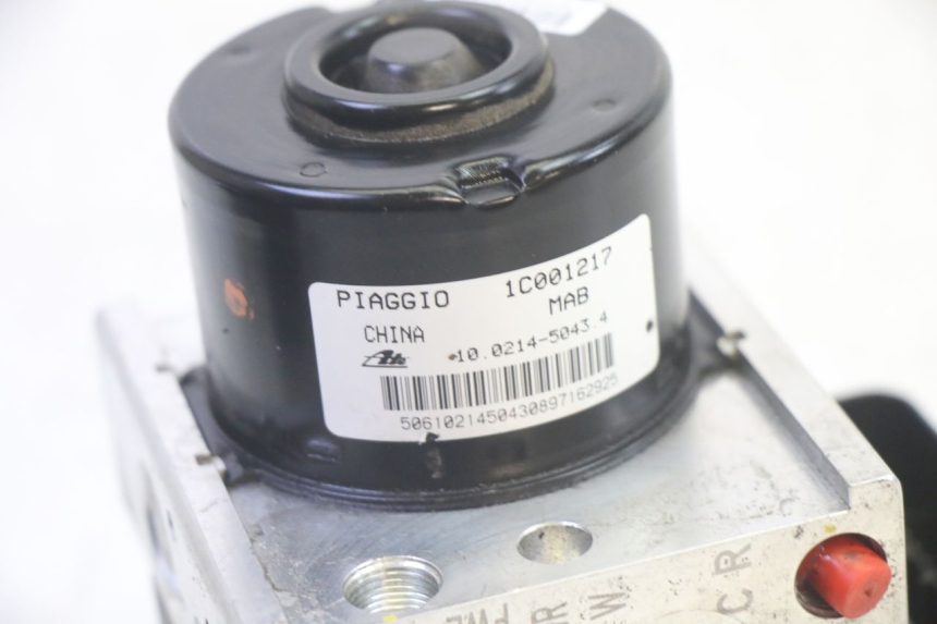 photo de ABS PUMP PIAGGIO MP3 500 (2016 - 2018) - Alternative perspective