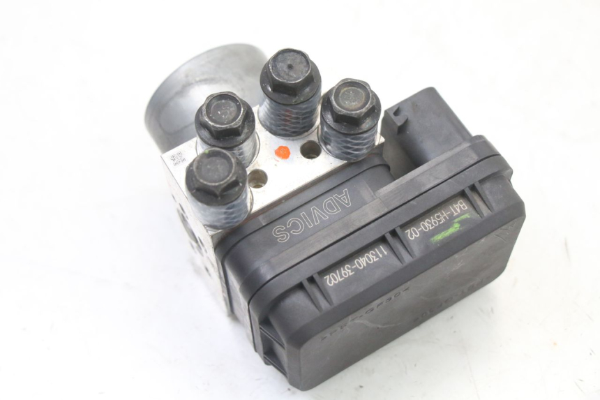 photo de ABS PUMP YAMAHA TRACER 7 700 (2020 - 2024) - Alternative perspective