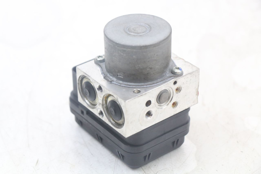 photo de ABS PUMP YAMAHA XMAX X-MAX ABS 125 (2017 - 2020) - Fixing points details