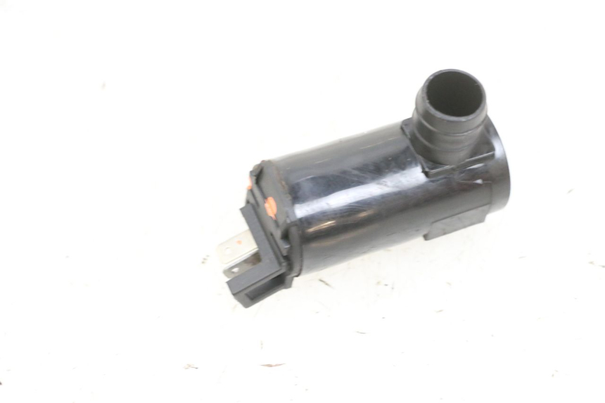 photo de WINDSHIELD WASHER PUMP ADIVA AD3 300 (2014 - 2020) - Technical close-up