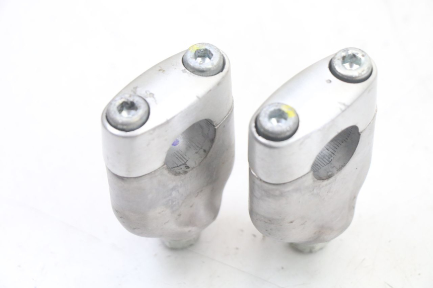 photo de HANDLEBAR RISERS HONDA PCX (JF57/JF64) 125 (2014 - 2018)