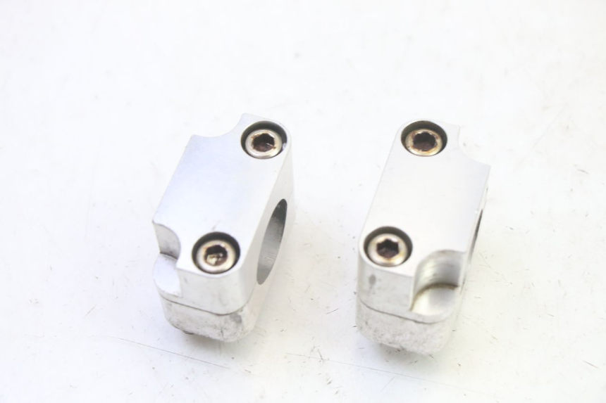 photo de HANDLEBAR RISERS RIEJU MRT 50 (2018 - 2021)