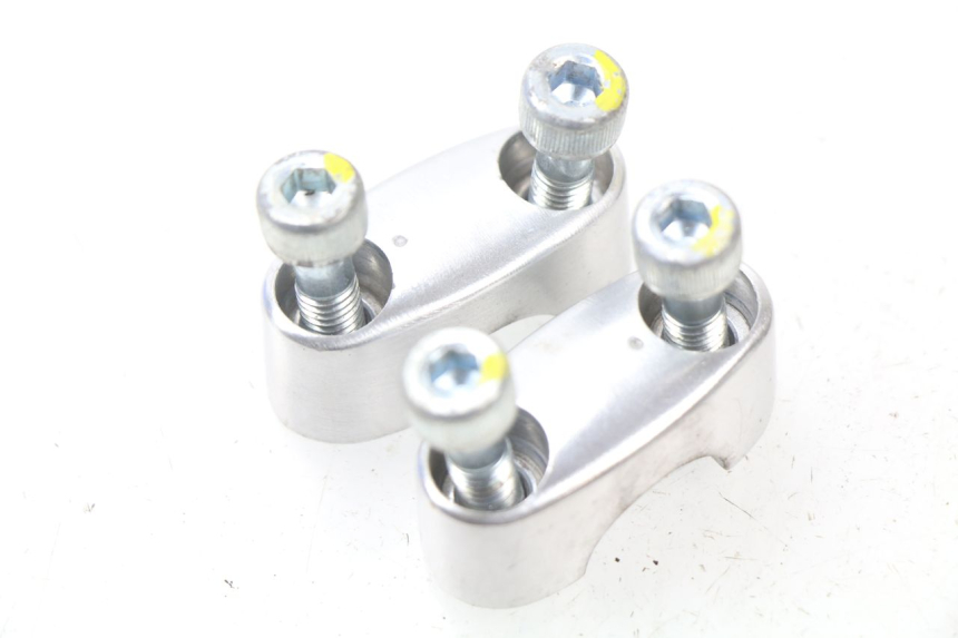 photo de HANDLEBAR RISERS HONDA PCX (JF57/JF64) 125 (2014 - 2018)