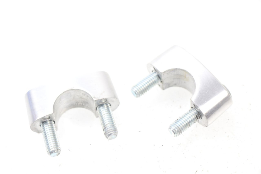 photo de HANDLEBAR RISERS HONDA PCX (JF57/JF64) 125 (2014 - 2018)