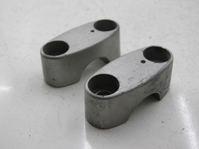 photo de HANDLEBAR RISERS SUZUKI GSF S BANDIT 600 (2000 - 2004)