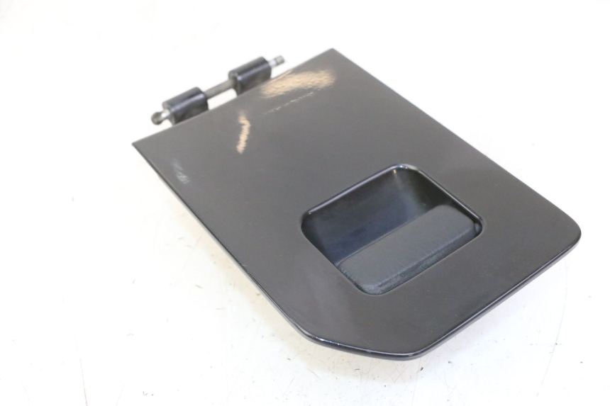 photo de GLOVEBOX DOOR HONDA FES S-WING SWING ABS 125 (2007 - 2015)