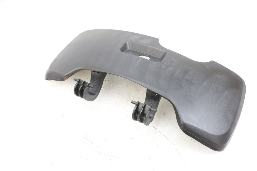 photo de GLOVEBOX DOOR SYM GTS EVO 125 (2009 - 2013) - Alternative perspective