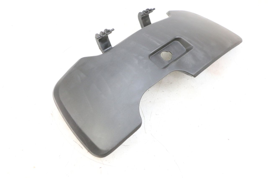 photo de GLOVEBOX DOOR SYM GTS EVO 125 (2009 - 2013) - Technical close-up