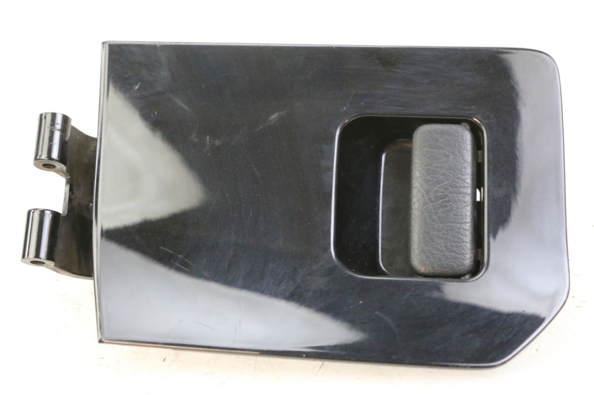 photo de GLOVEBOX DOOR HONDA FES S-WING SWING ABS 125 (2007 - 2015)