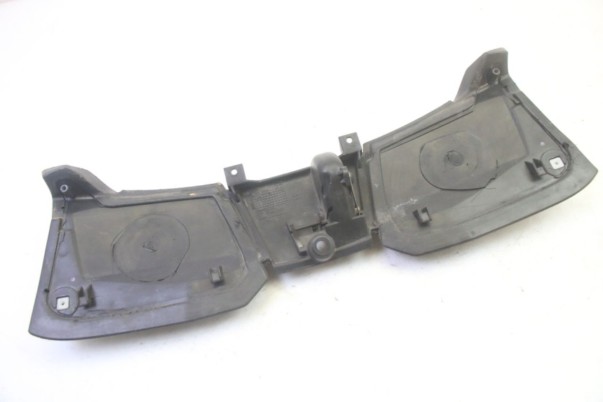 photo de GLOVEBOX DOOR PIAGGIO MP3 500 (2016 - 2018) - Technical close-up