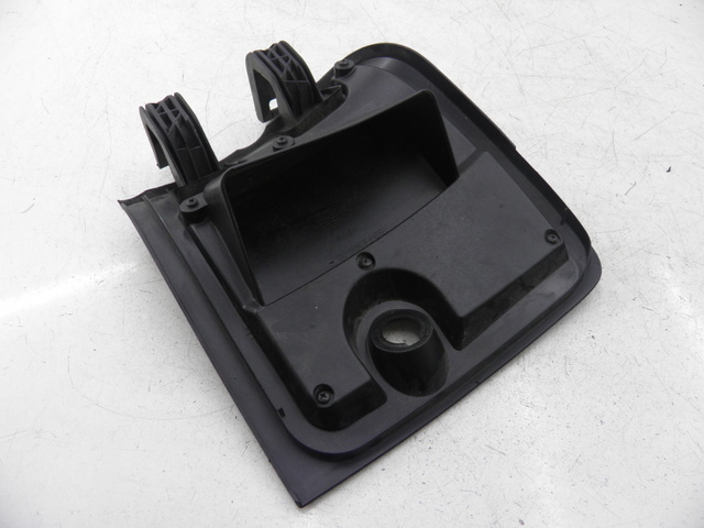 photo de GLOVE BOX DOOR YAMAHA XMAX X-MAX 125 (2006 - 2009)