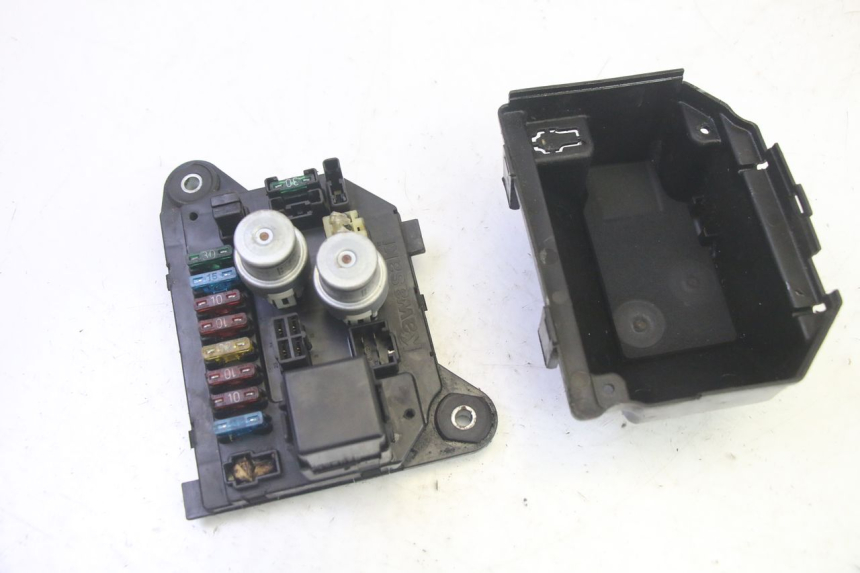 photo de FUSE BOX KAWASAKI GPZ RX 1000 (1986 - 1988) - Main view