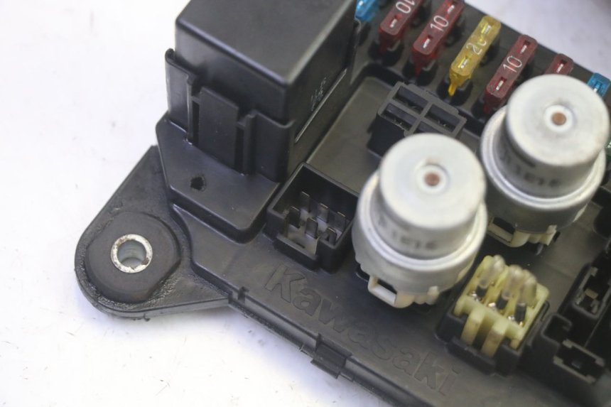 photo de FUSE BOX KAWASAKI GPZ RX 1000 (1986 - 1988) - Alternative perspective
