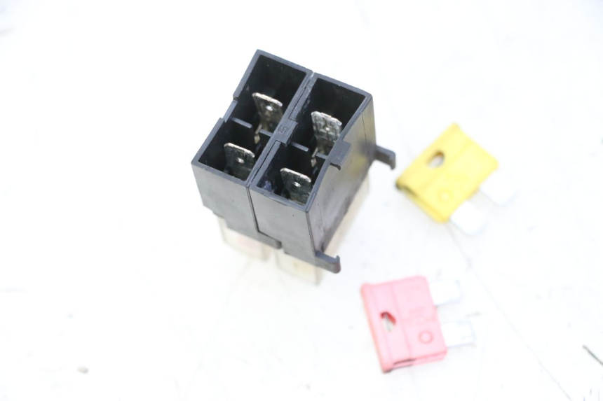 photo de FUSE BOX YAMAHA YP MAJESTY 125 (2007 - 2010)