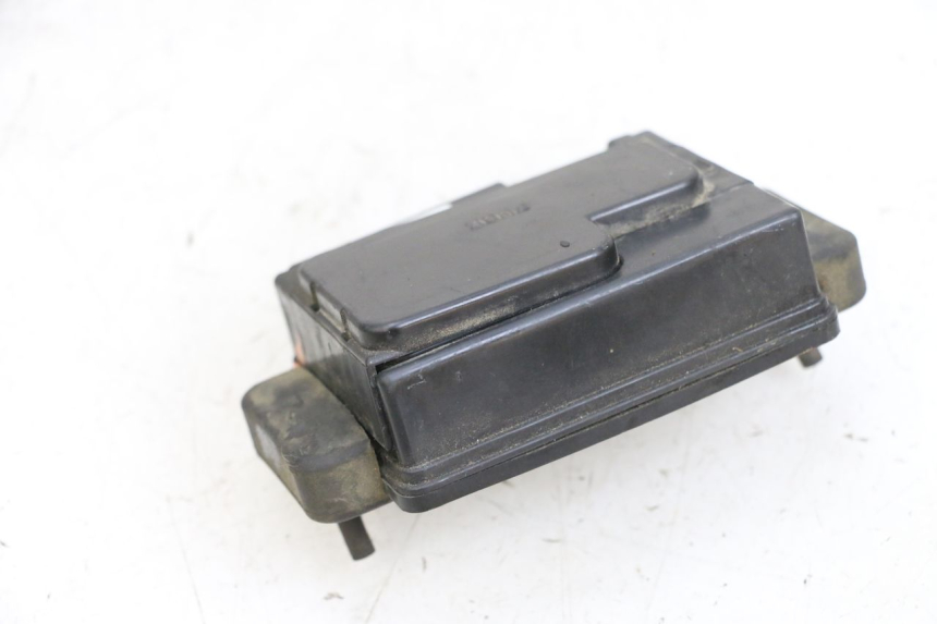 photo de FUSE BOX KAWASAKI ZR 7 750 (1999 - 2001) - Alternative perspective