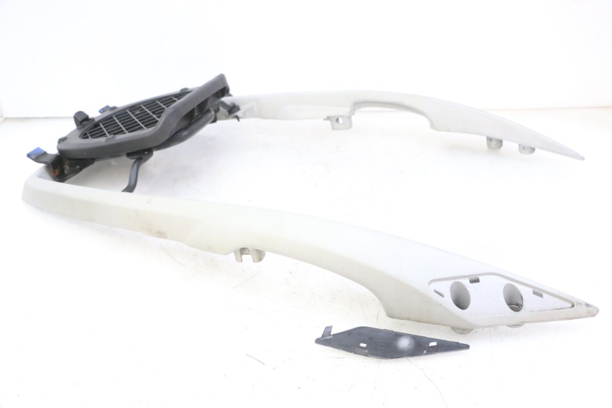 photo de LUGGAGE RACK PEUGEOT SATELIS 125 (2013 - 2018)