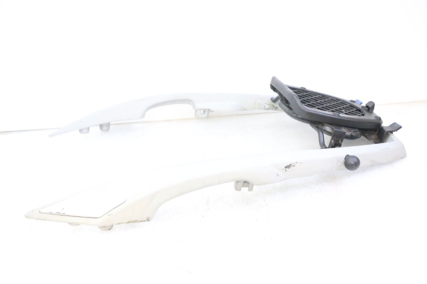 photo de LUGGAGE RACK PEUGEOT SATELIS 125 (2013 - 2018)