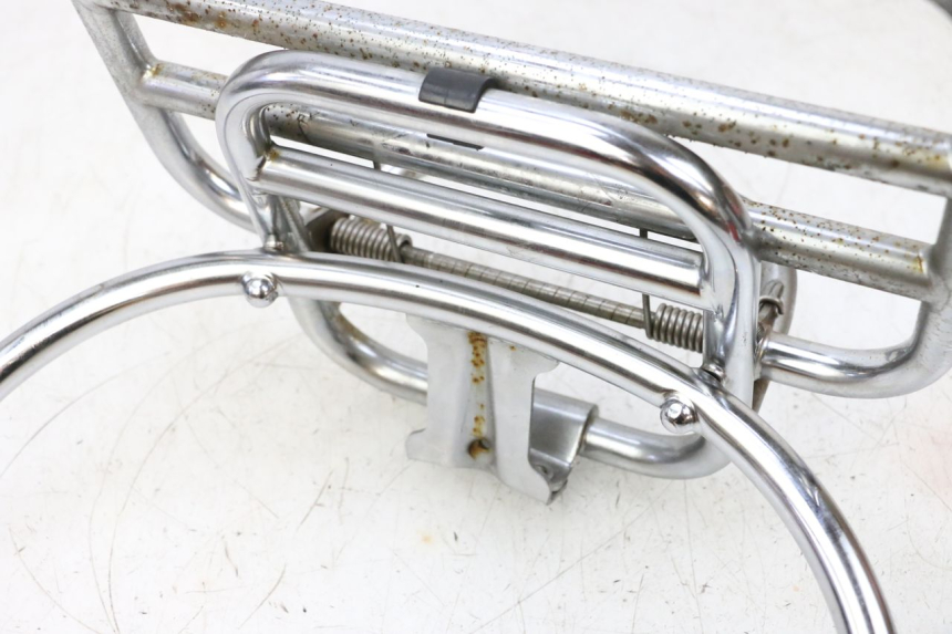 photo de LUGGAGE RACK PIAGGIO VESPA GTS SUPER IE 125 (2009 - 2016) - Zoom on usage condition