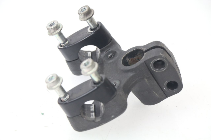 photo de HANDLEBAR RISER SUZUKI AN BURGMAN 400 (2006 - 2010)