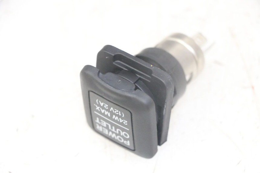 photo de CIGAR LIGHTER SOCKET HONDA FORZA ABS 300 (2013 - 2019)