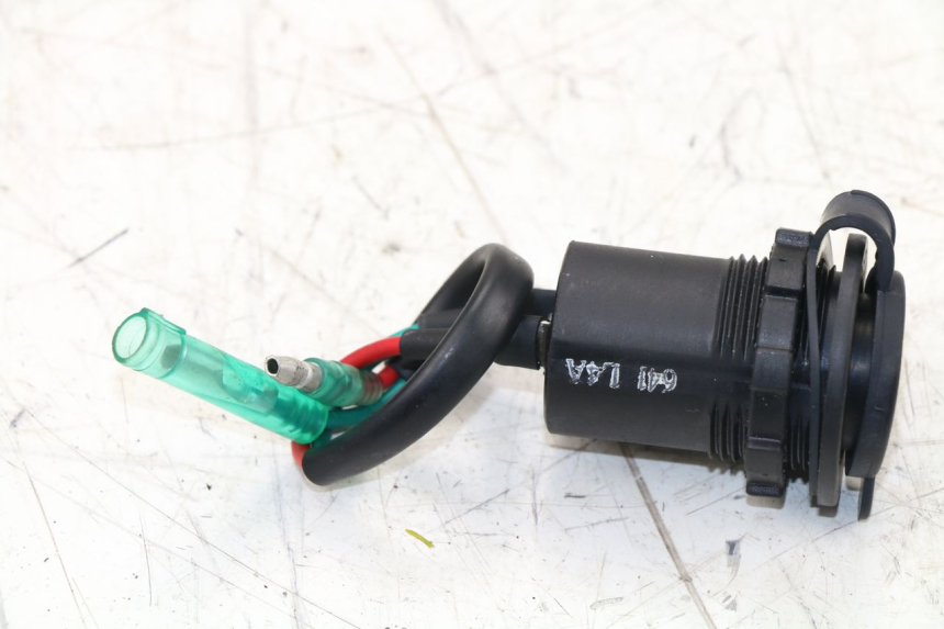 photo de CIGARETTE LIGHTER SOCKET SYM GTS EFI 125 (2012 - 2016)