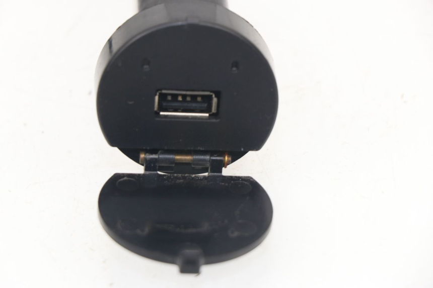 photo de CIGAR LIGHTER SOCKET SYM MAXSYM I 400 (2011 - 2016)