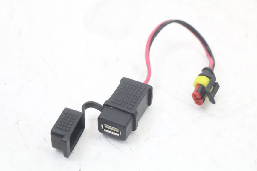 photo de CIGAR LIGHTER SOCKET PIAGGIO MP3 HPE 350 (2018 - 2020)