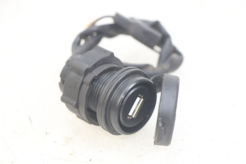 photo de CIGARETTE LIGHTER SOCKET RIDE RACE 2T 50 (2012 - 2017)