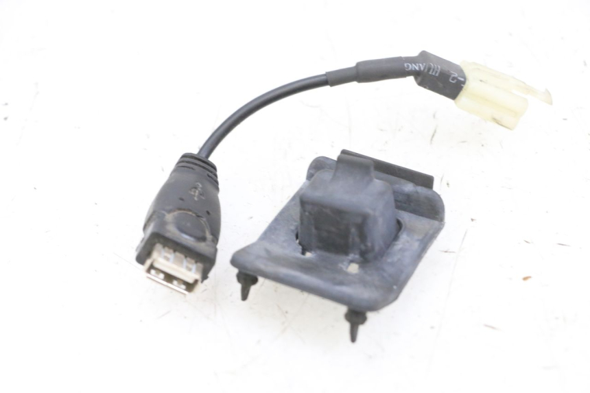 photo de CIGAR LIGHTER SOCKET PEUGEOT SPEEDFIGHT 4 4T EFI 50 (2021 - 2025) - Main view