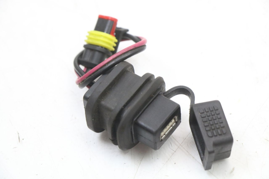 photo de CIGAR LIGHTER SOCKET APRILIA SR 2T 50 (2018 - 2022)