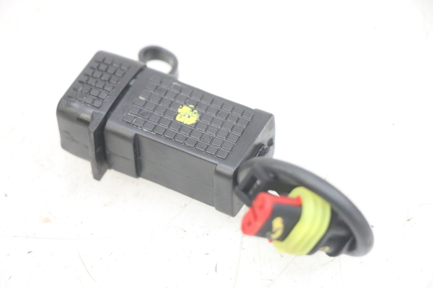 photo de CIGARETTE LIGHTER SOCKET APRILIA SXR 50 (2021 - 2023)