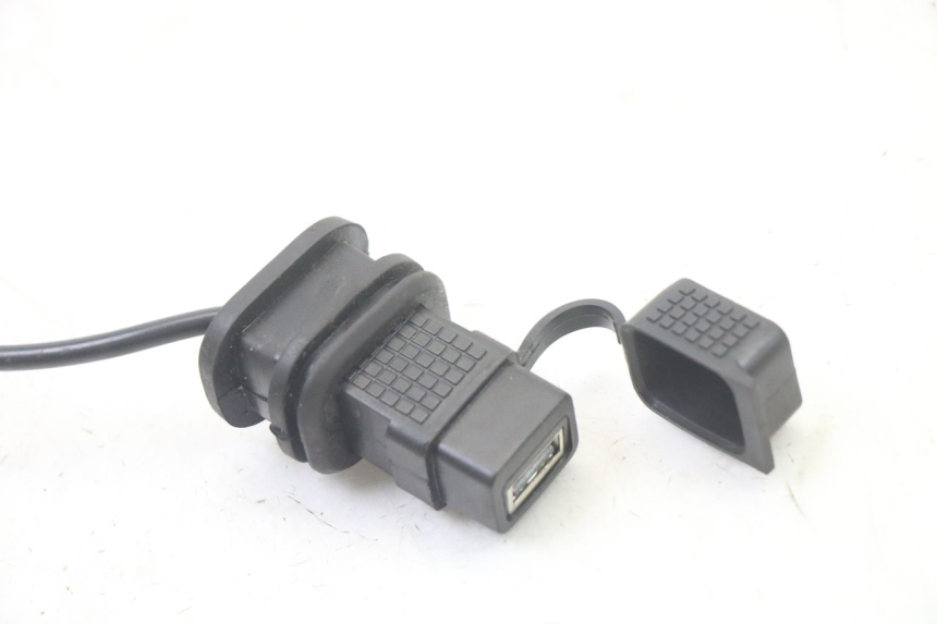 photo de CIGARETTE LIGHTER SOCKET APRILIA SXR 50 (2021 - 2023)