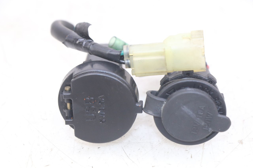 photo de CIGARETTE LIGHTER SOCKET SYM GTS EFI 125 (2012 - 2016)
