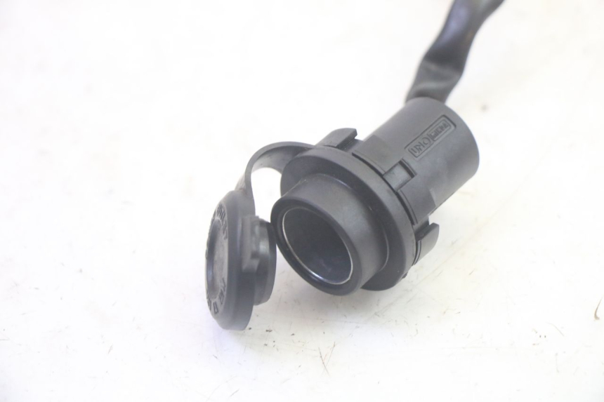 photo de CIGAR LIGHTER SOCKET YAMAHA TRICITY 300 (2020 - 2024) - Zoom on usage condition