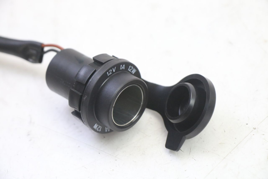 photo de CIGAR LIGHTER SOCKET YAMAHA XMAX X-MAX 125 (2021 - 2025)