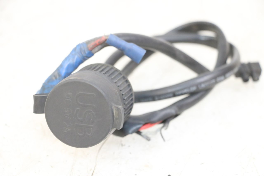 photo de CIGAR LIGHTER SOCKET PIAGGIO XEVO - X EVO 125 (2007 - 2016) - Component detail